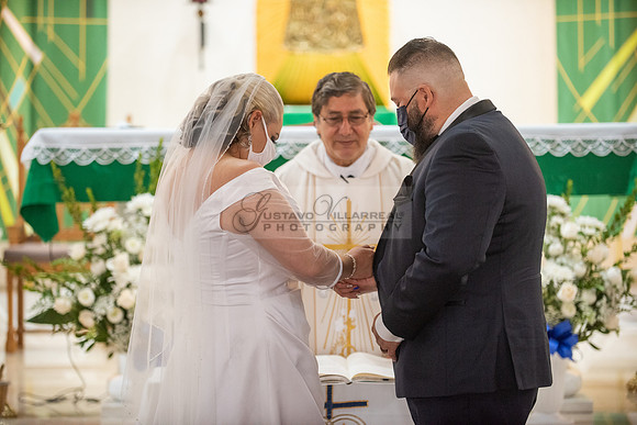 Gloria and Marco wedding celebration at Our Lady of Perpetual Church in Whittier Ca, photography by Gustavo Villarreal photography 323-633-8283