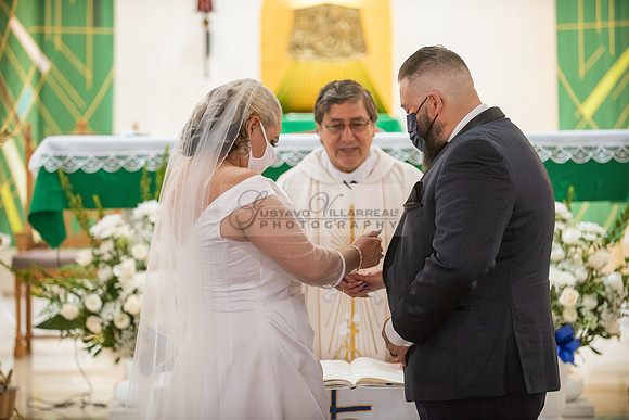 Gloria and Marco wedding celebration at Our Lady of Perpetual Church in Whittier Ca, photography by Gustavo Villarreal photography 323-633-8283