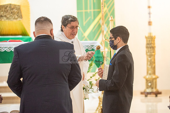 Gloria and Marco wedding celebration at Our Lady of Perpetual Church in Whittier Ca, photography by Gustavo Villarreal photography 323-633-8283