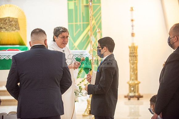 Gloria and Marco wedding celebration at Our Lady of Perpetual Church in Whittier Ca, photography by Gustavo Villarreal photography 323-633-8283