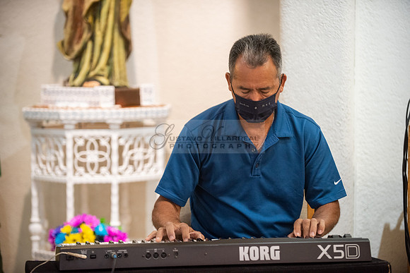 Gloria and Marco wedding celebration at Our Lady of Perpetual Church in Whittier Ca, photography by Gustavo Villarreal photography 323-633-8283
