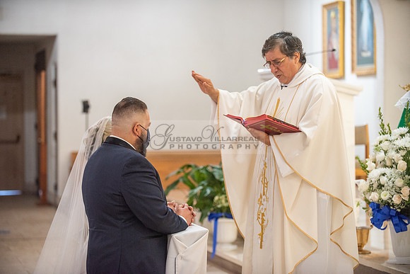 Gloria and Marco wedding celebration at Our Lady of Perpetual Church in Whittier Ca, photography by Gustavo Villarreal photography 323-633-8283