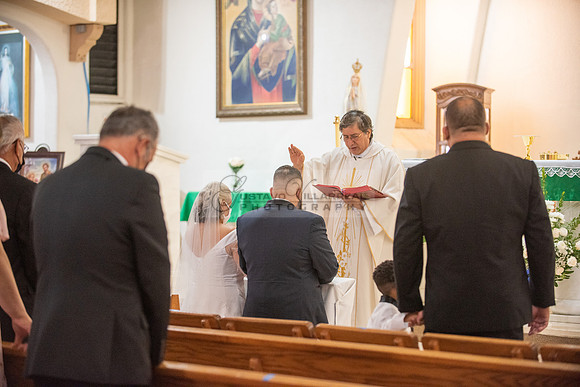 Gloria and Marco wedding celebration at Our Lady of Perpetual Church in Whittier Ca, photography by Gustavo Villarreal photography 323-633-8283
