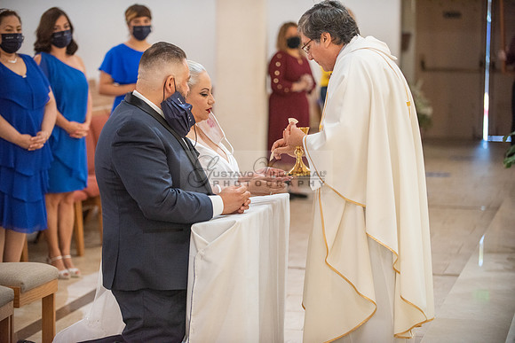 Gloria and Marco wedding celebration at Our Lady of Perpetual Church in Whittier Ca, photography by Gustavo Villarreal photography 323-633-8283