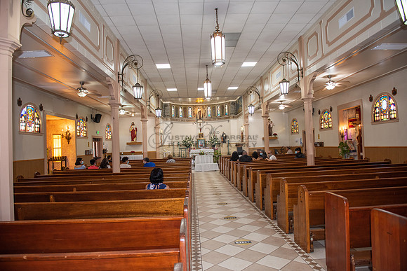 Jamilette Zavala Quinceanera celebration and ceremony at Santa Teresita Catholic Church in Los Angeles Ca, photography and videography by Gustavo Villarreal