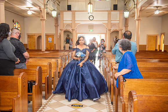 Jamilette Zavala Quinceanera celebration and ceremony at Santa Teresita Catholic Church in Los Angeles Ca, photography and videography by Gustavo Villarreal