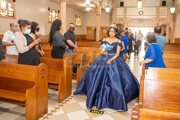 Jamilette Zavala Quinceanera celebration and ceremony at Santa Teresita Catholic Church in Los Angeles Ca, photography and videography by Gustavo Villarreal