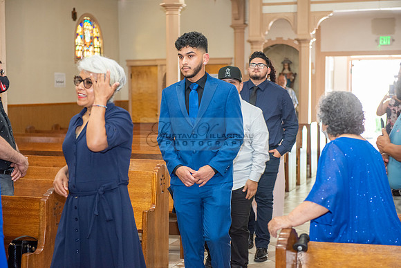 Jamilette Zavala Quinceanera celebration and ceremony at Santa Teresita Catholic Church in Los Angeles Ca, photography and videography by Gustavo Villarreal