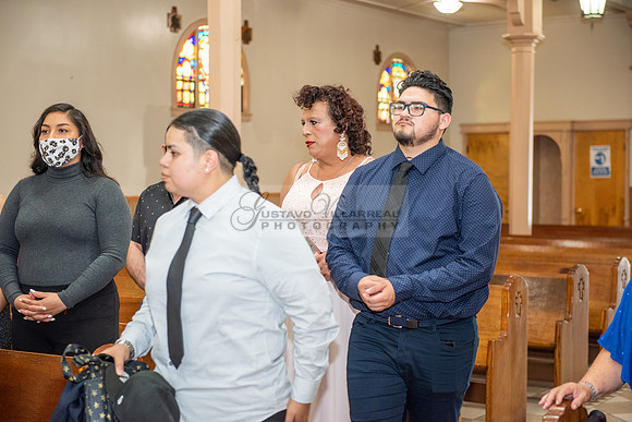 Jamilette Zavala Quinceanera celebration and ceremony at Santa Teresita Catholic Church in Los Angeles Ca, photography and videography by Gustavo Villarreal