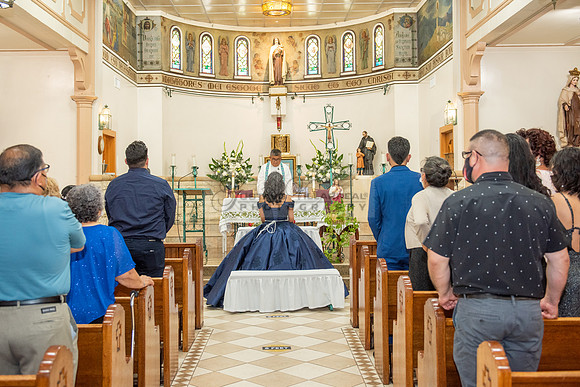 Jamilette Zavala Quinceanera celebration and ceremony at Santa Teresita Catholic Church in Los Angeles Ca, photography and videography by Gustavo Villarreal