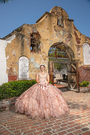 Miriam Louise quinceanera celebration at Elks Lodge of West Covina Ca, photography and videography by Gustavo Villarreal 323-633-8283