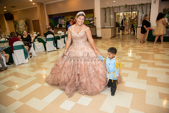 Miriam Louise quinceanera celebration at Elks Lodge of West Covina Ca, photography and videography by Gustavo Villarreal 323-633-8283