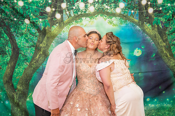 Miriam Louise quinceanera celebration at Elks Lodge of West Covina Ca, photography and videography by Gustavo Villarreal 323-633-8283