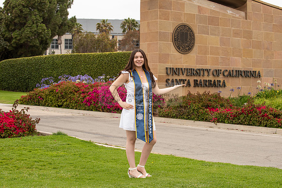Lauren Berry graduation photos, portraits at UCSB Santa Barbara Ca. Gustavo Villarreal Photography, 323-633-8283