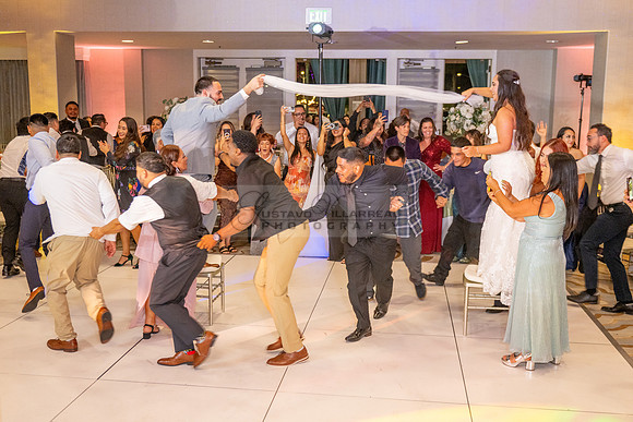 LINK-#1-Stephanie and Albert wedding photography, celebration at Sonesta Redondo Beach and Marina in Redondo Beach Ca, photographer, videographer, Gustavo Villarreal, 323-633-8283, www.gvphotoandvideo