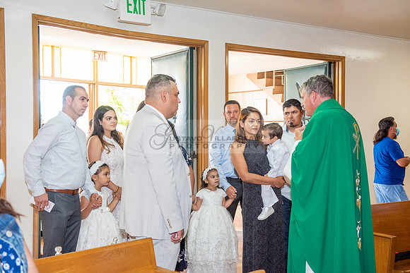 Fotografo para bautismos, Primera communions photographer 323-633-8283 at St Mary of the Assumption Catholic church in Whittier Ca.