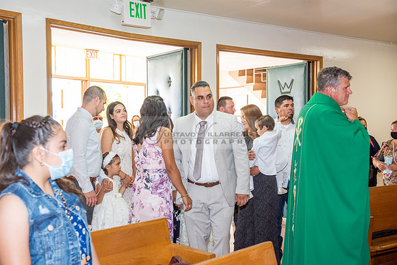 Fotografo para bautismos, Primera communions photographer 323-633-8283 at St Mary of the Assumption Catholic church in Whittier Ca.