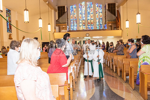 Fotografo para bautismos, Primera communions photographer 323-633-8283 at St Mary of the Assumption Catholic church in Whittier Ca.