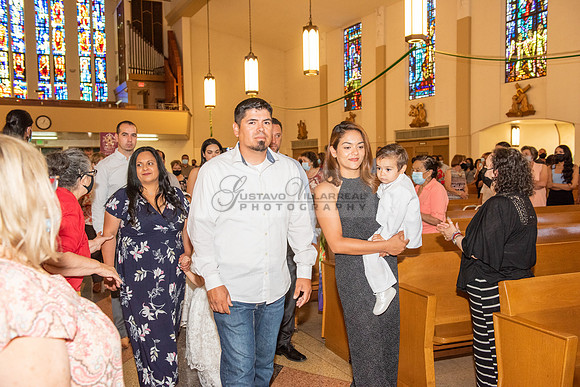 Fotografo para bautismos, Primera communions photographer 323-633-8283 at St Mary of the Assumption Catholic church in Whittier Ca.