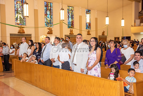 Fotografo para bautismos, Primera communions photographer 323-633-8283 at St Mary of the Assumption Catholic church in Whittier Ca.