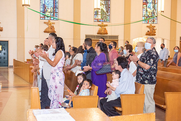 Fotografo para bautismos, Primera communions photographer 323-633-8283 at St Mary of the Assumption Catholic church in Whittier Ca.