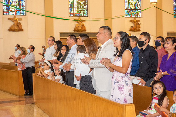 Fotografo para bautismos, Primera communions photographer 323-633-8283 at St Mary of the Assumption Catholic church in Whittier Ca.