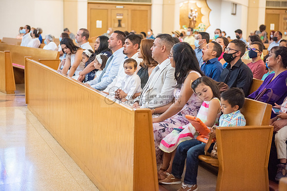 Fotografo para bautismos, Primera communions photographer 323-633-8283 at St Mary of the Assumption Catholic church in Whittier Ca.
