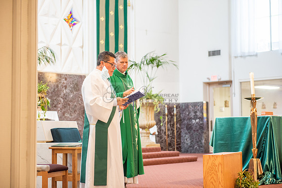 Fotografo para bautismos, Primera communions photographer 323-633-8283 at St Mary of the Assumption Catholic church in Whittier Ca.