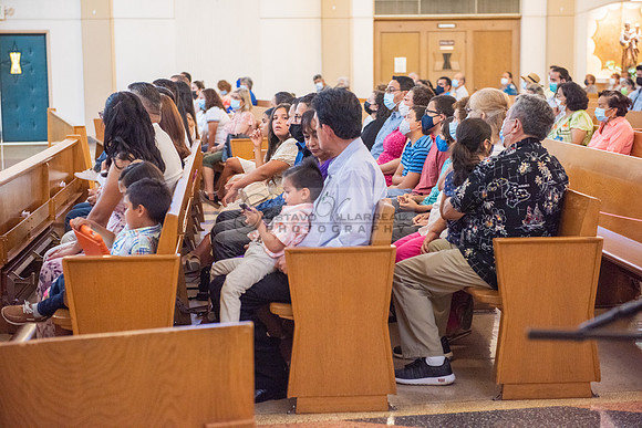 Fotografo para bautismos, Primera communions photographer 323-633-8283 at St Mary of the Assumption Catholic church in Whittier Ca.