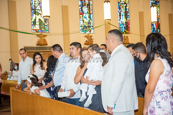 Fotografo para bautismos, Primera communions photographer 323-633-8283 at St Mary of the Assumption Catholic church in Whittier Ca.