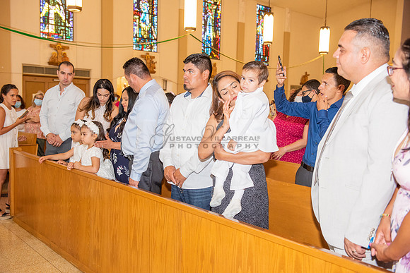Fotografo para bautismos, Primera communions photographer 323-633-8283 at St Mary of the Assumption Catholic church in Whittier Ca.