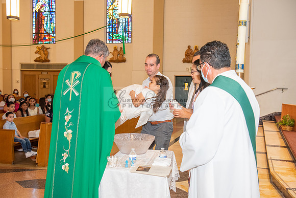 Fotografo para bautismos, Primera communions photographer 323-633-8283 at St Mary of the Assumption Catholic church in Whittier Ca.
