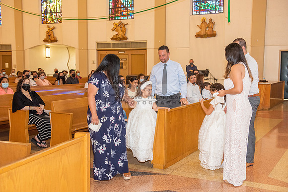 Fotografo para bautismos, Primera communions photographer 323-633-8283 at St Mary of the Assumption Catholic church in Whittier Ca.