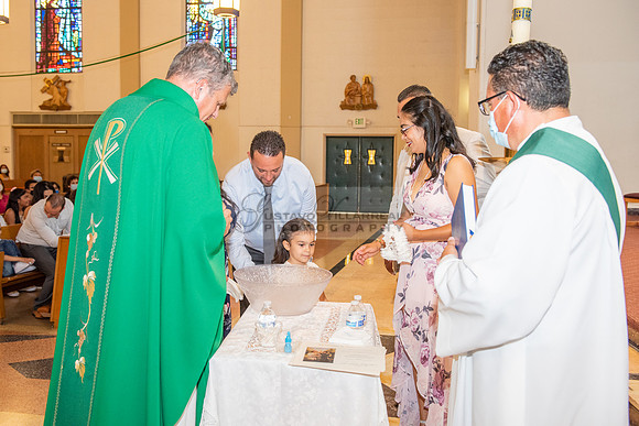 Fotografo para bautismos, Primera communions photographer 323-633-8283 at St Mary of the Assumption Catholic church in Whittier Ca.