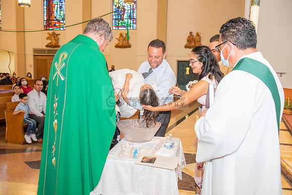 Fotografo para bautismos, Primera communions photographer 323-633-8283 at St Mary of the Assumption Catholic church in Whittier Ca.