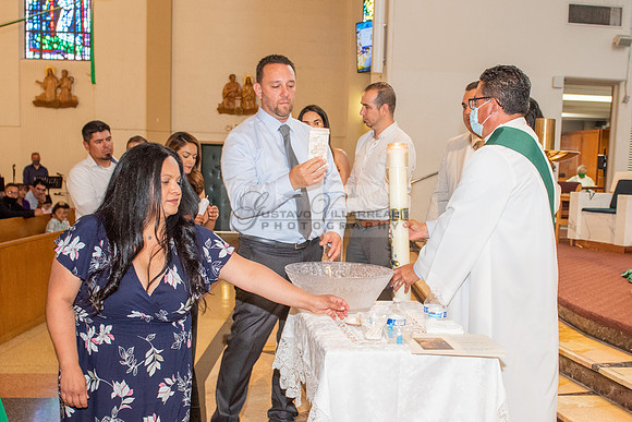 Fotografo para bautismos, Primera communions photographer 323-633-8283 at St Mary of the Assumption Catholic church in Whittier Ca.
