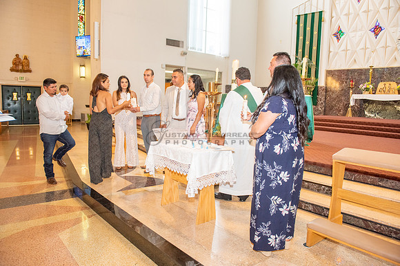 Fotografo para bautismos, Primera communions photographer 323-633-8283 at St Mary of the Assumption Catholic church in Whittier Ca.