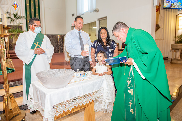 Fotografo para bautismos, Primera communions photographer 323-633-8283 at St Mary of the Assumption Catholic church in Whittier Ca.