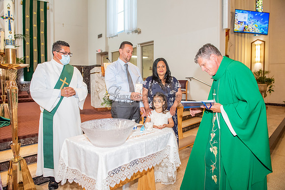 Fotografo para bautismos, Primera communions photographer 323-633-8283 at St Mary of the Assumption Catholic church in Whittier Ca.