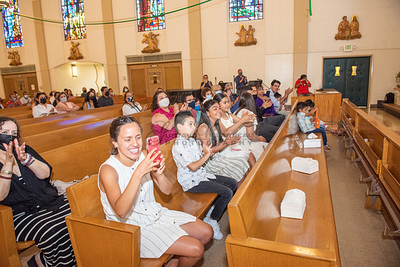 Fotografo para bautismos, Primera communions photographer 323-633-8283 at St Mary of the Assumption Catholic church in Whittier Ca.
