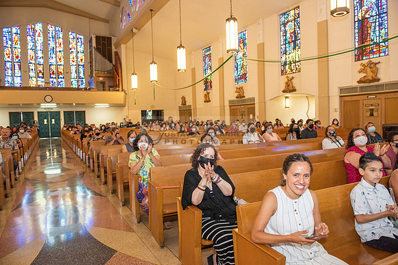 Fotografo para bautismos, Primera communions photographer 323-633-8283 at St Mary of the Assumption Catholic church in Whittier Ca.