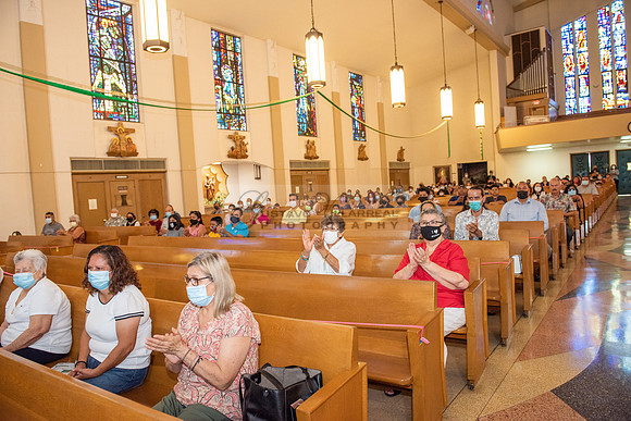 Fotografo para bautismos, Primera communions photographer 323-633-8283 at St Mary of the Assumption Catholic church in Whittier Ca.