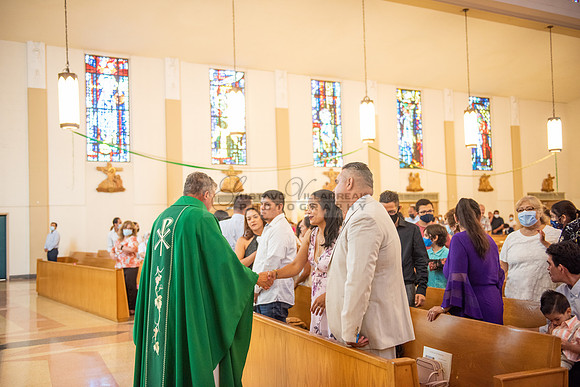 Fotografo para bautismos, Primera communions photographer 323-633-8283 at St Mary of the Assumption Catholic church in Whittier Ca.