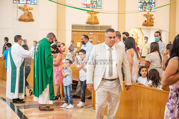 Fotografo para bautismos, Primera communions photographer 323-633-8283 at St Mary of the Assumption Catholic church in Whittier Ca.