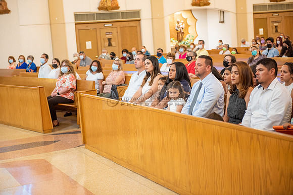 Fotografo para bautismos, Primera communions photographer 323-633-8283 at St Mary of the Assumption Catholic church in Whittier Ca.