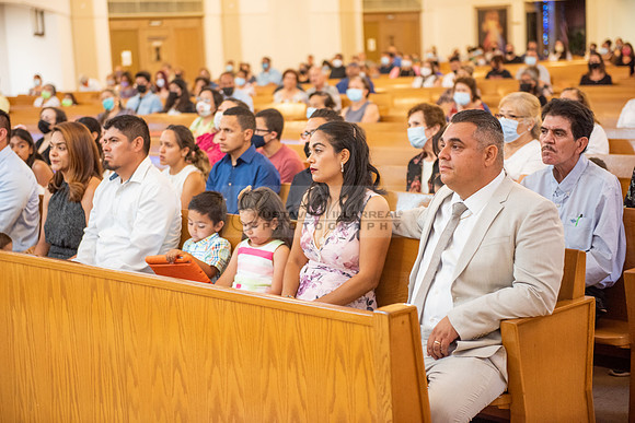 Fotografo para bautismos, Primera communions photographer 323-633-8283 at St Mary of the Assumption Catholic church in Whittier Ca.