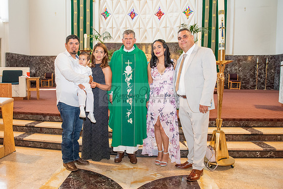 Fotografo para bautismos, Primera communions photographer 323-633-8283 at St Mary of the Assumption Catholic church in Whittier Ca.