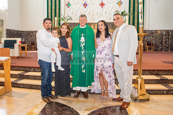 Fotografo para bautismos, Primera communions photographer 323-633-8283 at St Mary of the Assumption Catholic church in Whittier Ca.