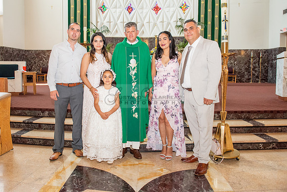 Fotografo para bautismos, Primera communions photographer 323-633-8283 at St Mary of the Assumption Catholic church in Whittier Ca.