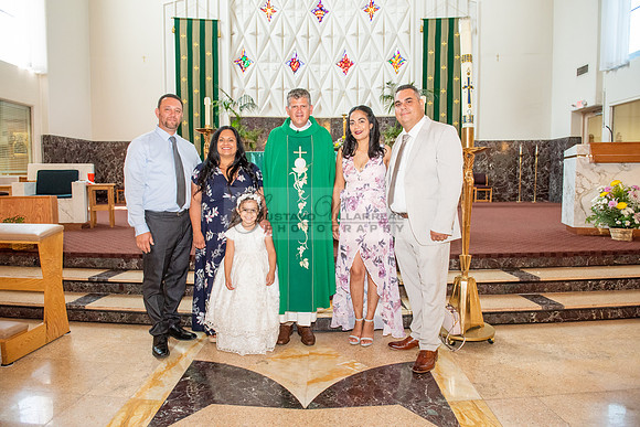 Fotografo para bautismos, Primera communions photographer 323-633-8283 at St Mary of the Assumption Catholic church in Whittier Ca.